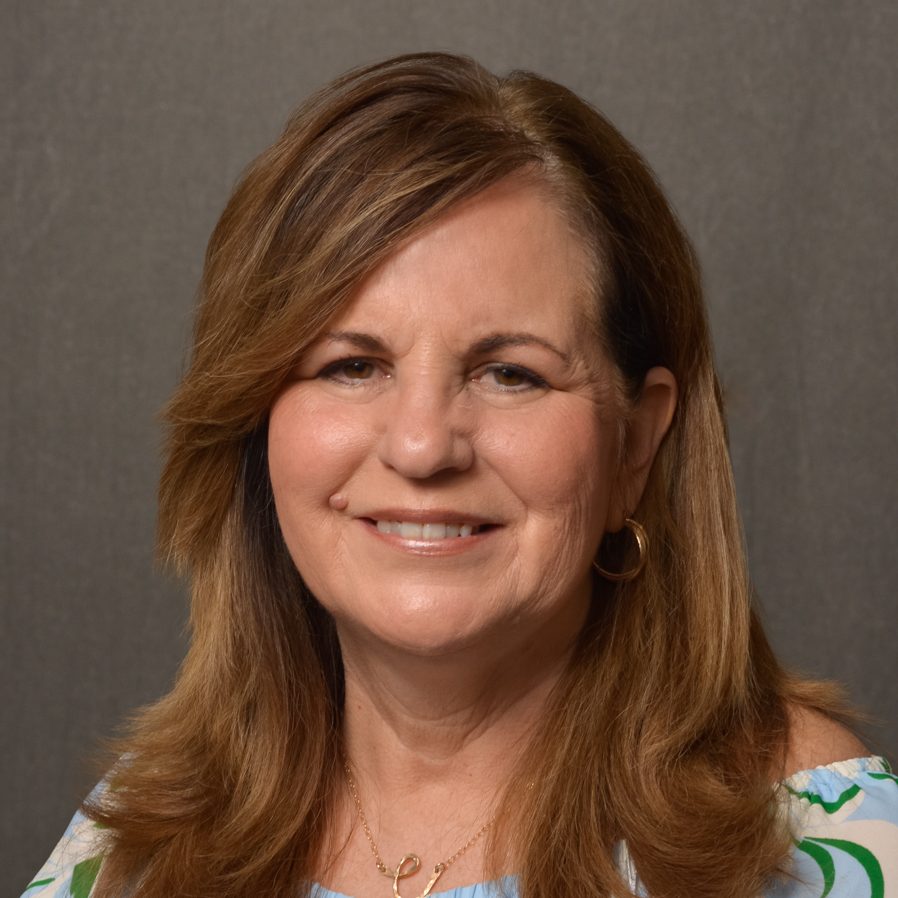 woman with shoulder length brown hair